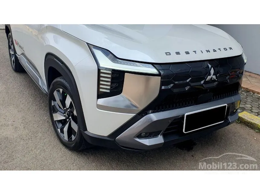 2025 Mitsubishi Destinator Ultimate SUV