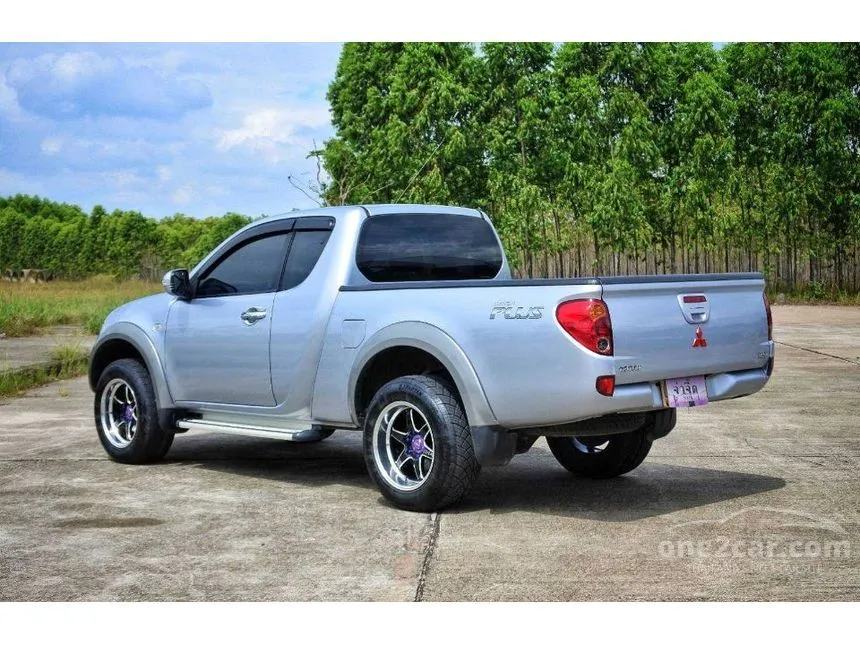 2013 Mitsubishi TRITON GLX Plus Mega Cab Pickup
