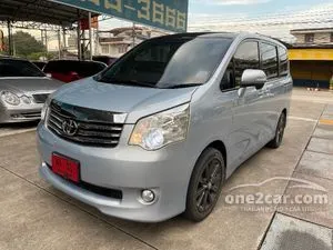 2012 Toyota Noah 2.0 (ปี 01-13) G Wagon AT
