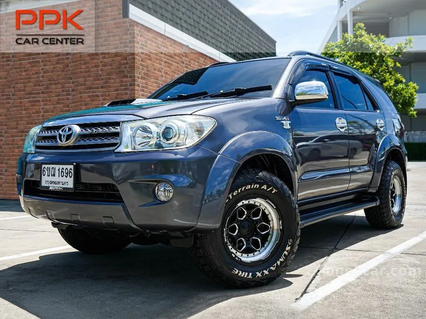 2010 Toyota FORTUNER V SUV