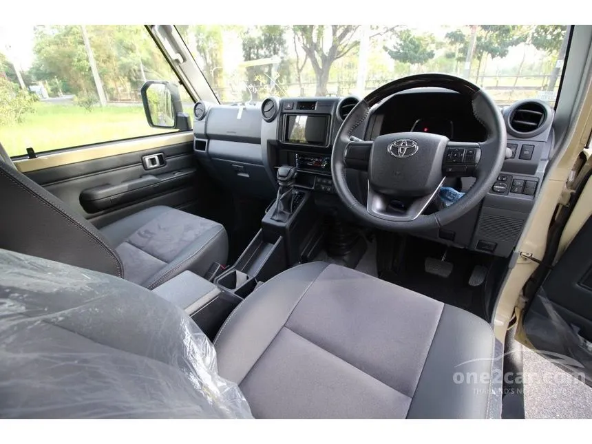 2025 Toyota LAND CRUISER AX SUV