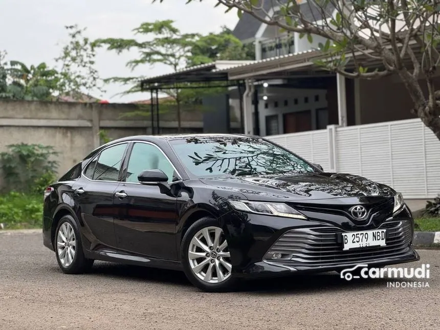 2019 Toyota Camry V Sedan