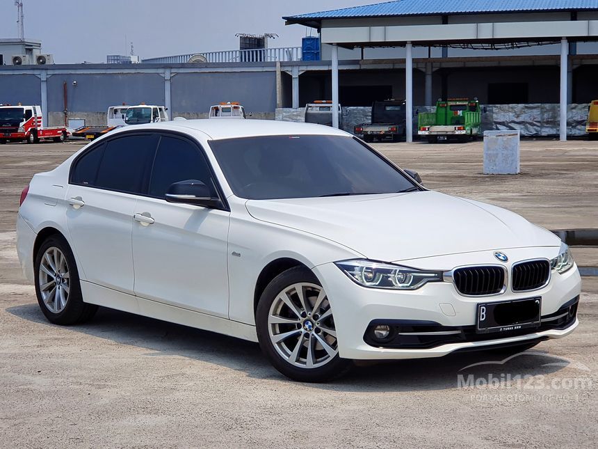 Jual Mobil BMW 320i 2017 Sport 2.0 di DKI Jakarta Automatic Sedan Putih ...