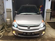 2005 Honda Stream 2.0 2 MPV