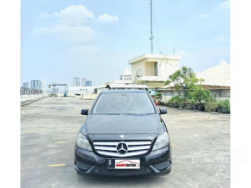 2012 Mercedes-Benz B200 Urban Hatchback