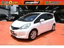 2013 Honda JAZZ 1.5 (ปี 08-14) V Hatchback