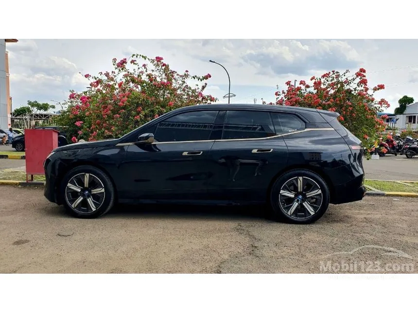 2025 BMW iX xDrive40 Sport SUV