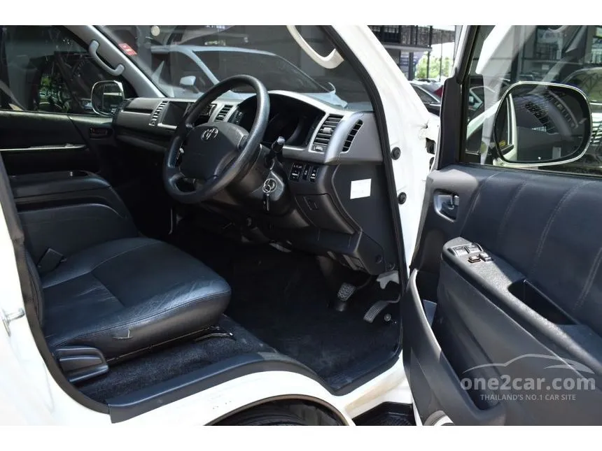 2014 Toyota Ventury V Van