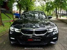 ( TDP 67jt ) BMW 330i 2.0 MSPORT G20 B48 AT 2019 Hitam • Black Metallic on Black (fav)
 Kondisi Istimewa Dan Dijamin Siap Pakai #kawanmobilbekas
