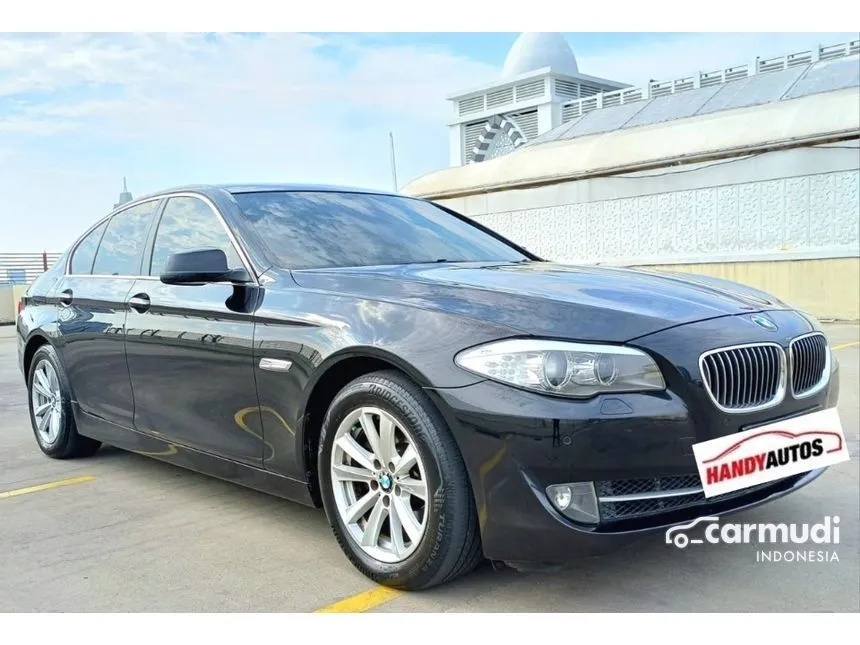 2013 BMW 520i Luxury Sedan