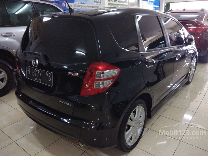 Jual Mobil  Honda Jazz  2010 RS 1 5 di Jawa  Tengah  Automatic 