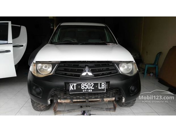 Mitsubishi Strada Triton Mobil bekas dijual di Jawa Timur Mitsubishi Strada Triton Mobil bekas dijual di Jawa Timur