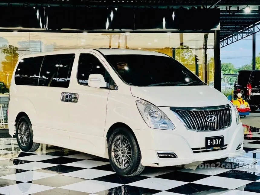 2017 Hyundai H-1 Limited II Van