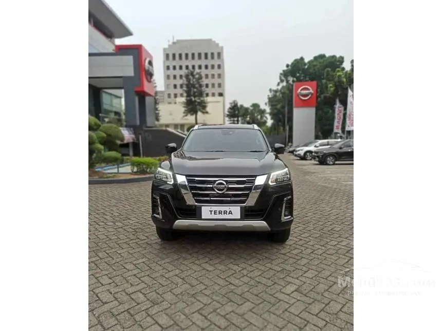 Jual Mobil Nissan Terra 2023 VL 2.5 di Banten Automatic Wagon Hitam Rp 740.000.000
