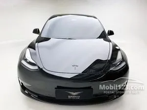 2020 Tesla Model 3 Standard Range Plus Sedan