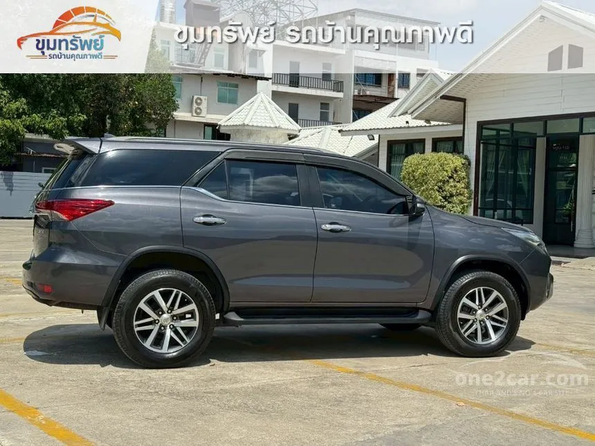 2016 Toyota FORTUNER V SUV