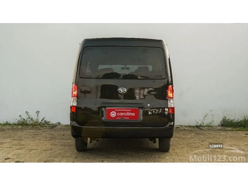 2021 Daihatsu Gran Max Mini Bus D Van