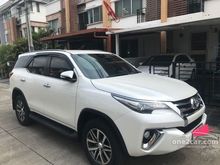 2017 Toyota Fortuner 2.8 (ปี 15-18) V SUV AT