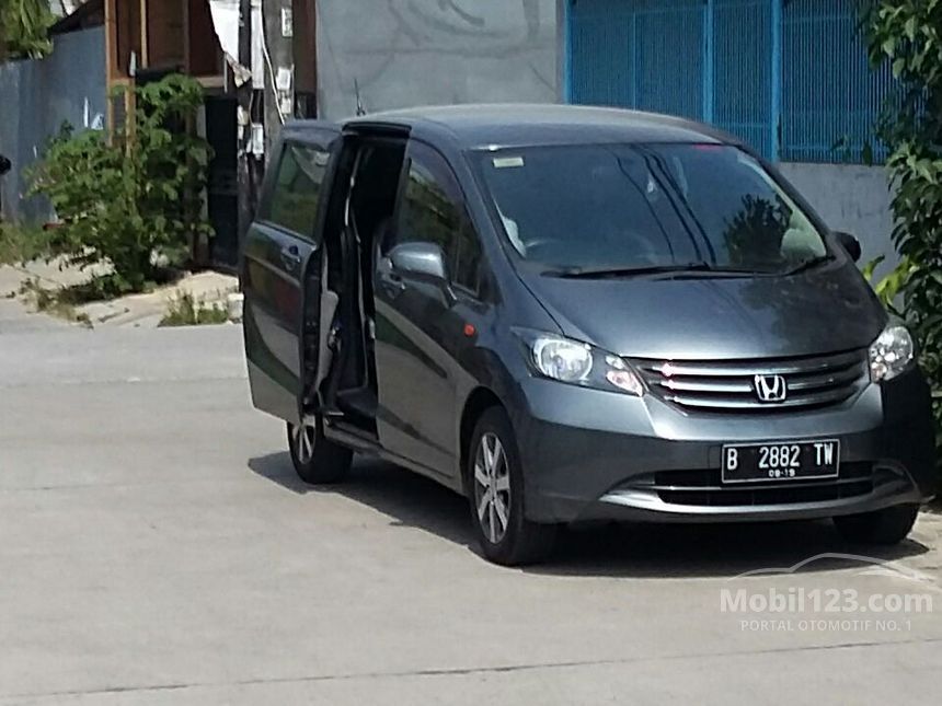 Jual Mobil  Honda  Freed  2009 1 5 1 5 di Banten Automatic 