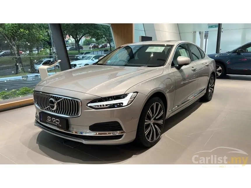 2024 Volvo S90 Recharge T8 PHEV Sedan