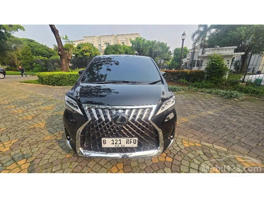 2021 Lexus LM 350 7 Seater MPV