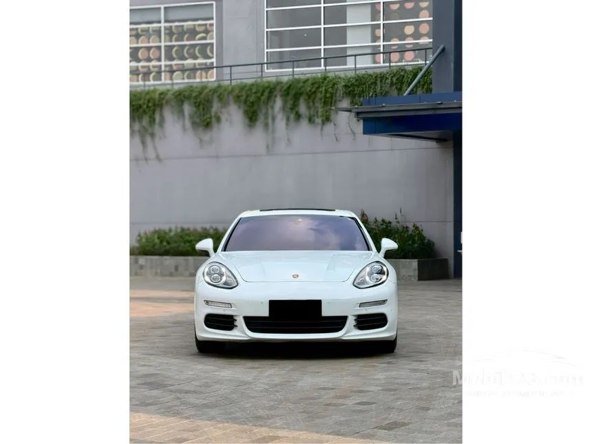 2014 Porsche Panamera S Hatchback