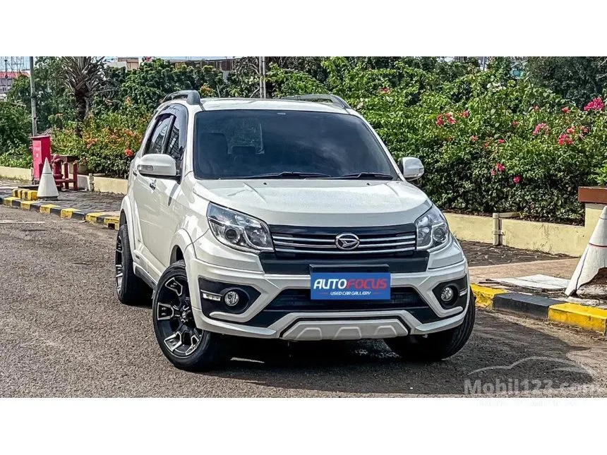 Jual Mobil Daihatsu Terios 2015 R 1.5 di DKI Jakarta Automatic SUV Putih Rp 135.000.000