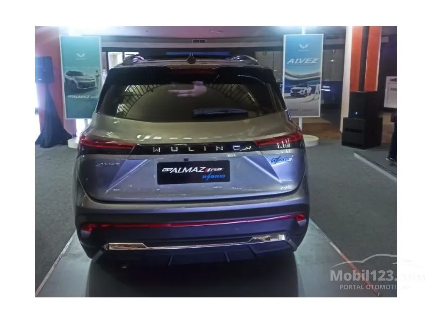 2024 Wuling Almaz RS Hybrid Wagon