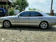 1997 Mercedes-Benz E320 3.2 W210 3.2 Automatic Sedan