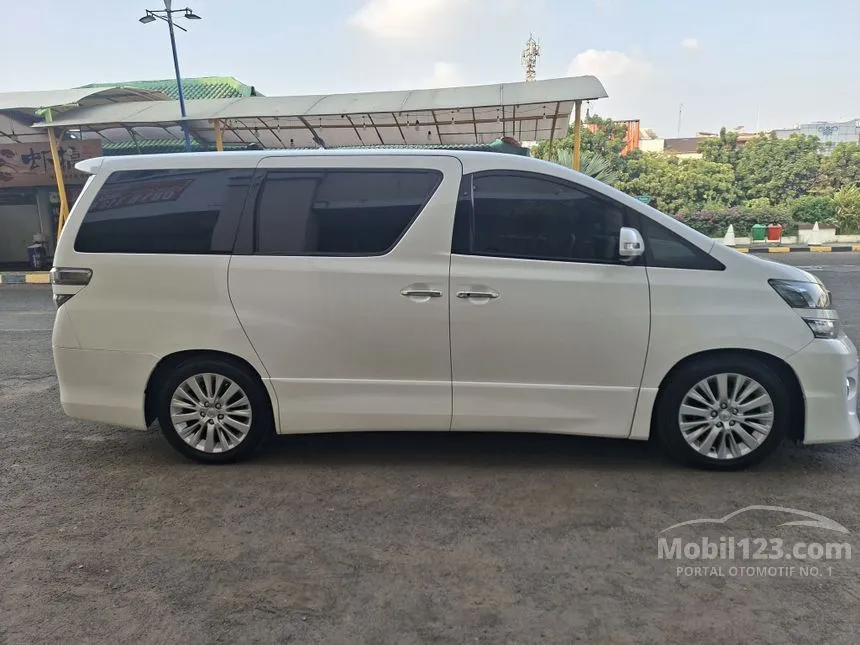 2014 Toyota Vellfire Z MPV