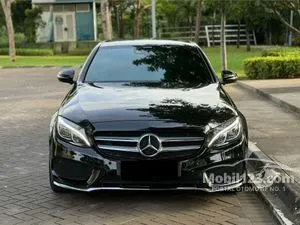 2017 Mercedes-Benz C300 2.0 AMG Line CKD Sedan