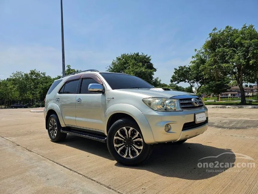 2011 Toyota FORTUNER V SUV