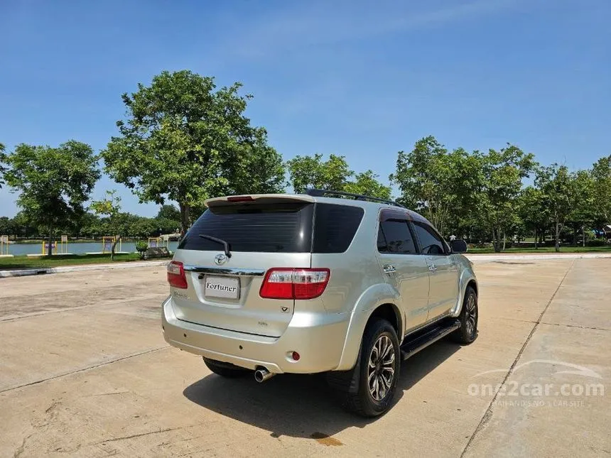 2011 Toyota FORTUNER V SUV