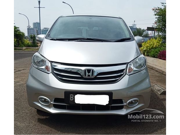 Honda Freed Mobil Tahun 2015-2016 bekas dijual di Dki 