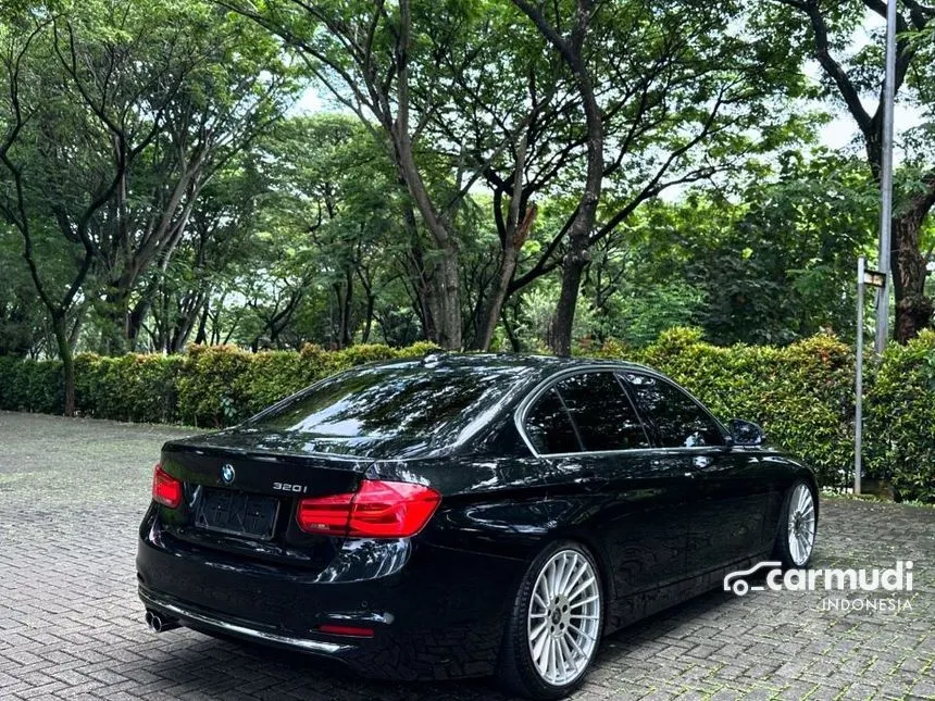 2018 BMW 320i Luxury Sedan