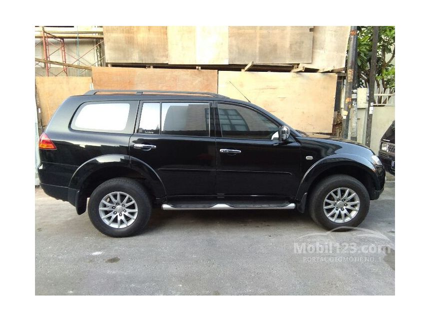  Jual  Mobil  Mitsubishi Pajero Sport  2010 Exceed 2 5 di DKI 