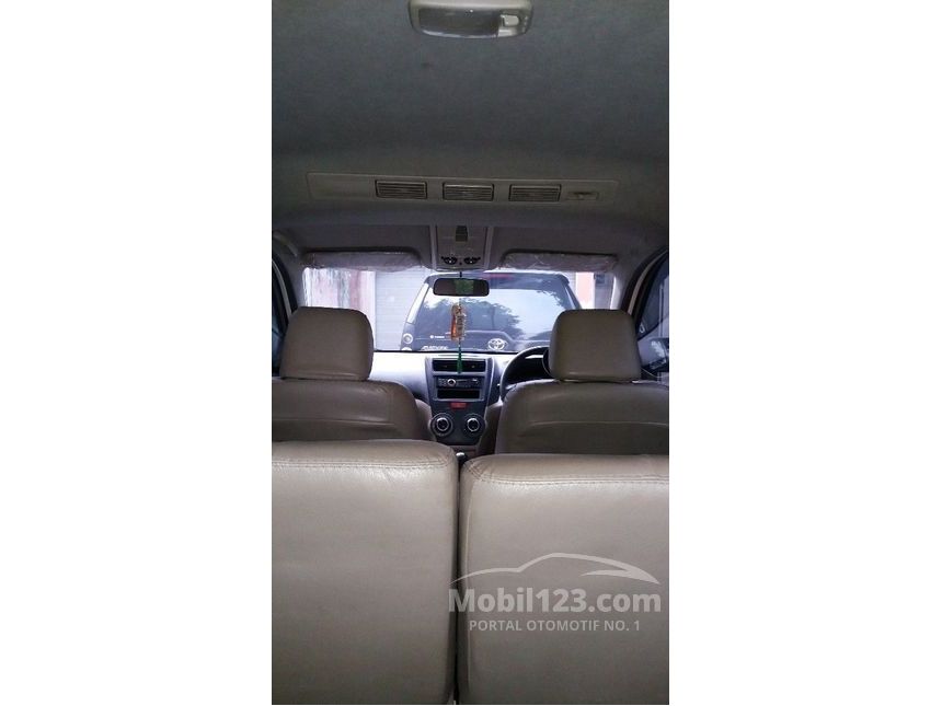 2012 Daihatsu Xenia R STD MPV