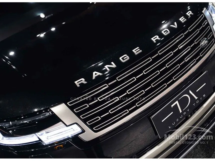 2023 Land Rover Range Rover Vogue PHEV P440e LWB SUV