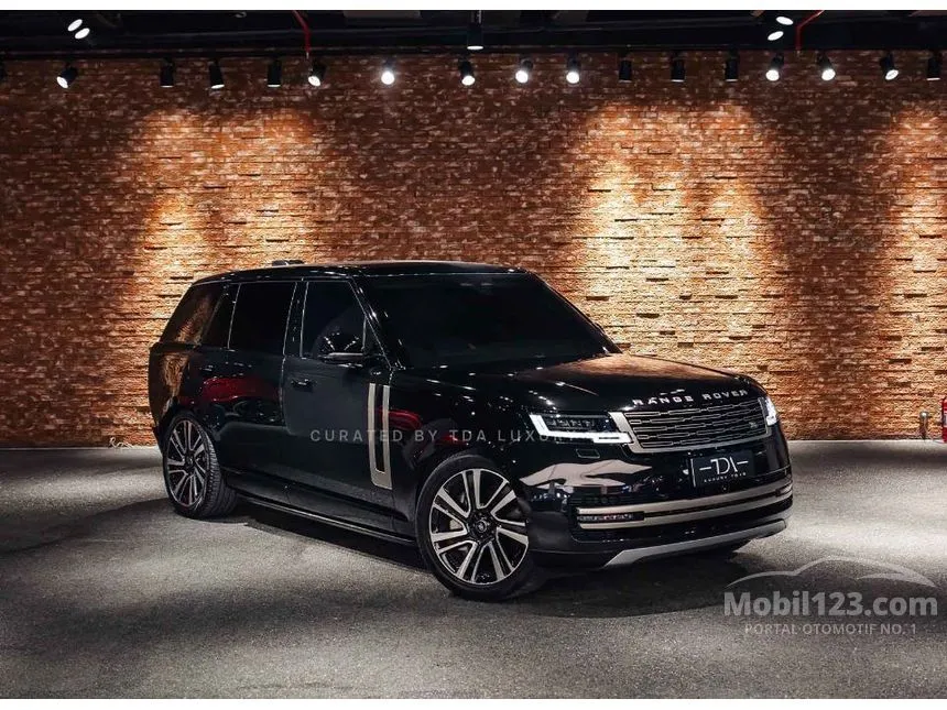 2023 Land Rover Range Rover Vogue PHEV P440e LWB SUV