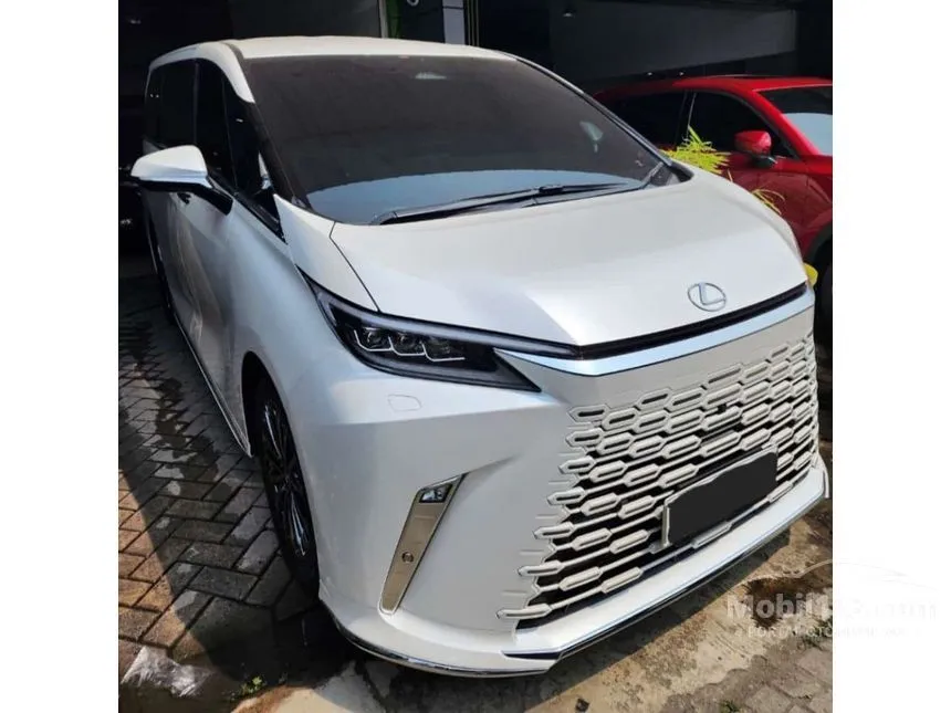 2024 Lexus LM 350h 4 Seater MPV