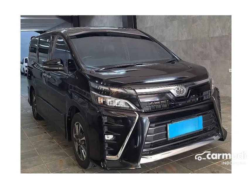 2018 Toyota Voxy MPV