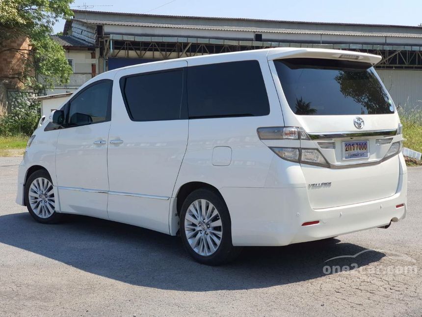 Toyota vellfire 2013