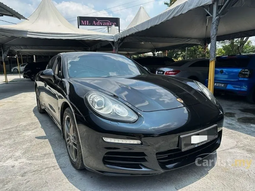 2014 Porsche Panamera 4 Hatchback