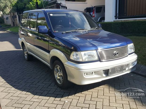 Toyota Kijang Krista Mobil bekas dijual di Indonesia 