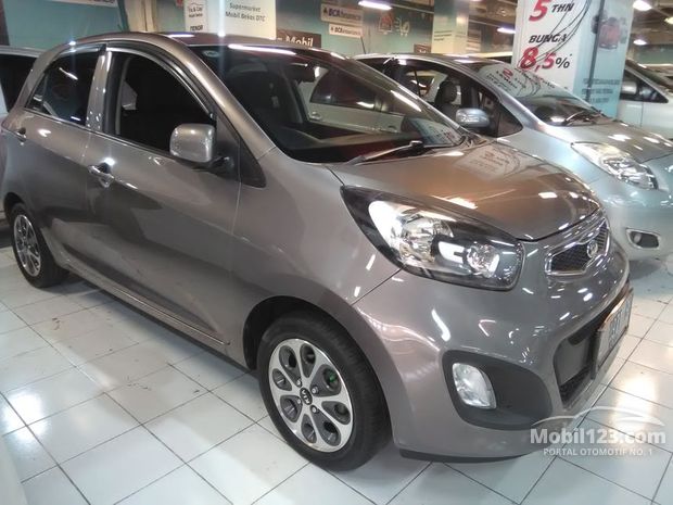 KIA Mobil Bekas Baru dijual di Surabaya Jawa-timur 