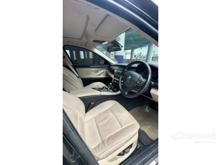 2013 BMW 520i Luxury Sedan