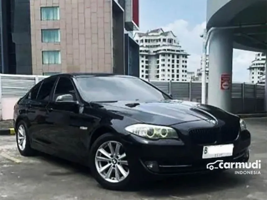 2013 BMW 520i Luxury Sedan