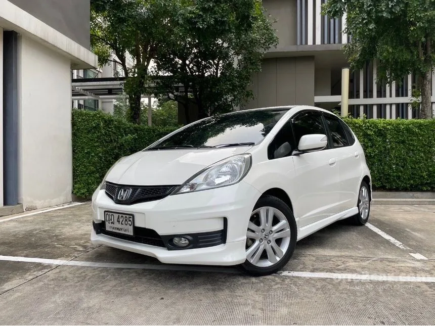 2011 Honda Jazz SV i-VTEC Hatchback