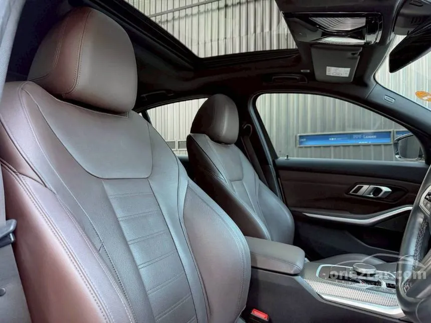 2022 BMW 330e M Sport Sedan