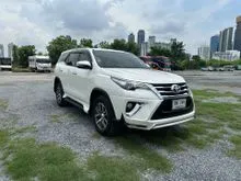 2015 Toyota FORTUNER 2.8 (ปี 15-25) V 4WD SUV